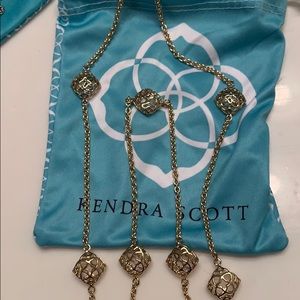 Kendra Scott necklace